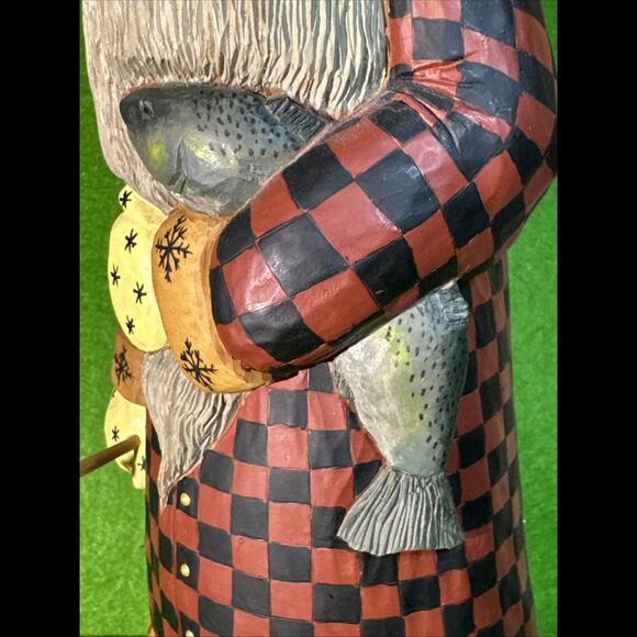 Williraye Studios Folk Art ~ 15" NORTHWOODS SANTA (Polar Bear Cap) WW2532 NIB - Picture 6 of 9